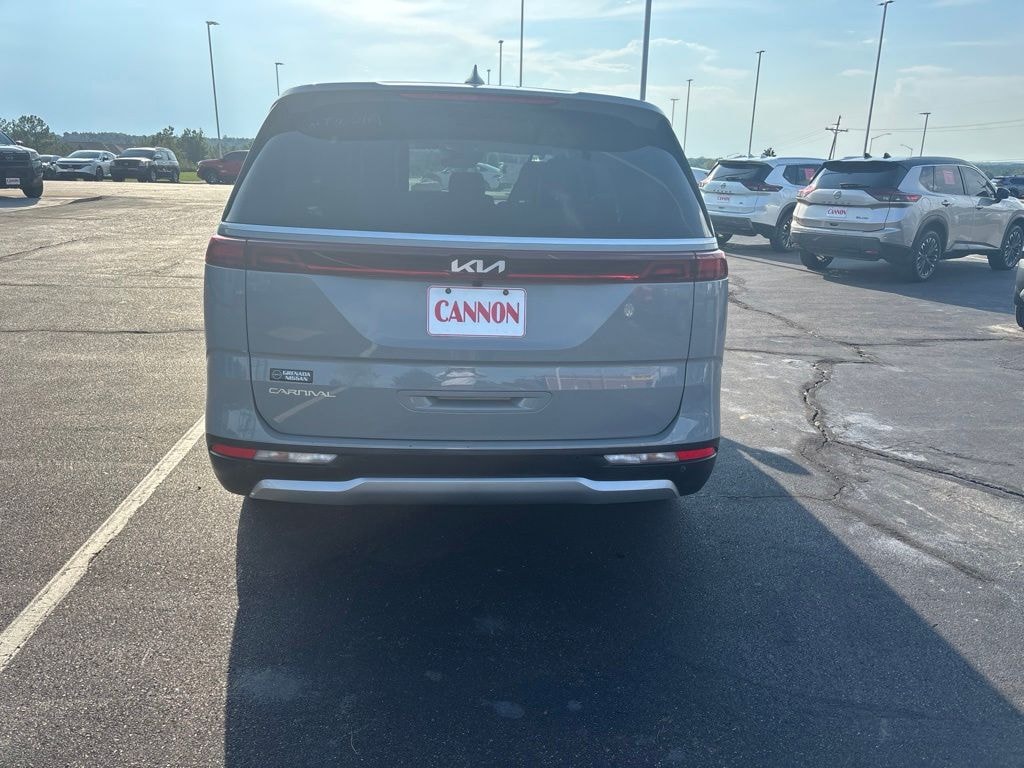Used 2024 Kia Carnival EX MPV