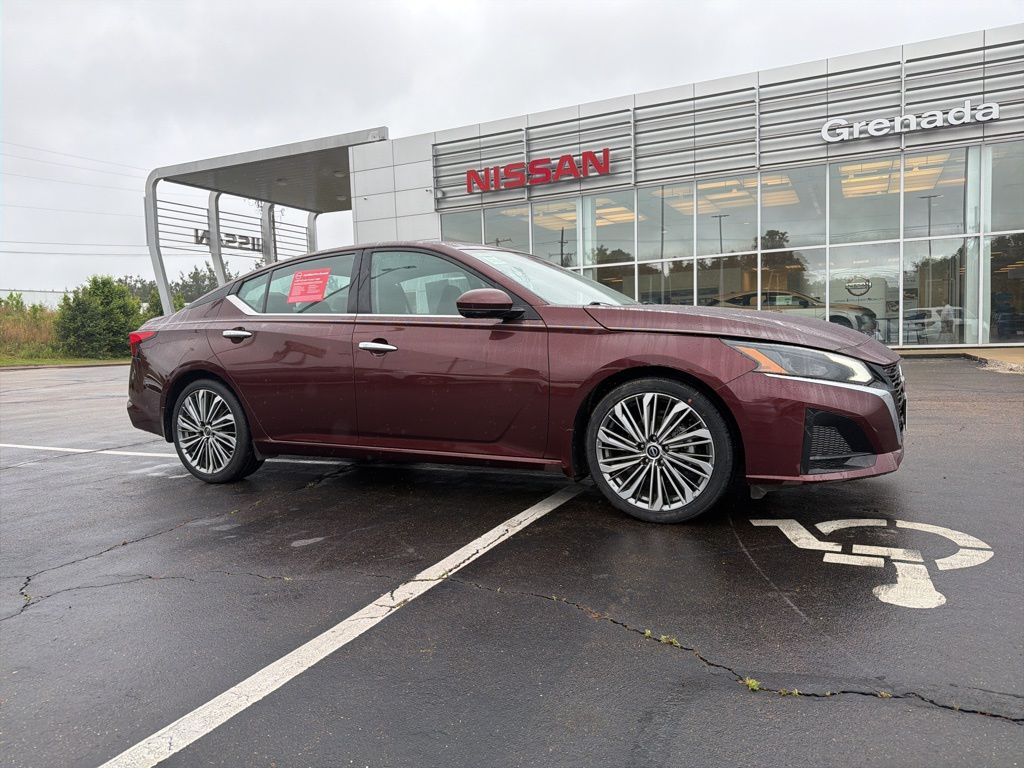 2024 Nissan Altima 2.5 SL's photo