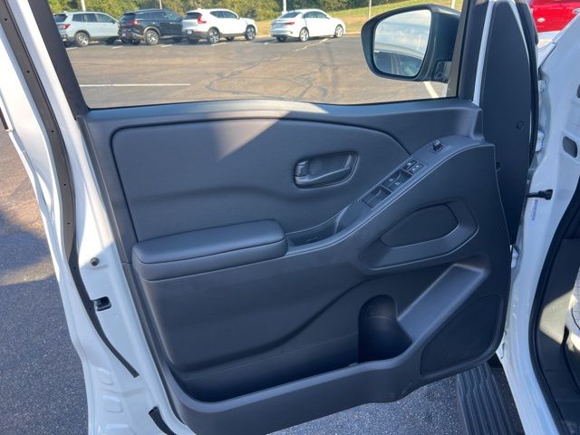 2026 Nissan Frontier SV - Photo 17