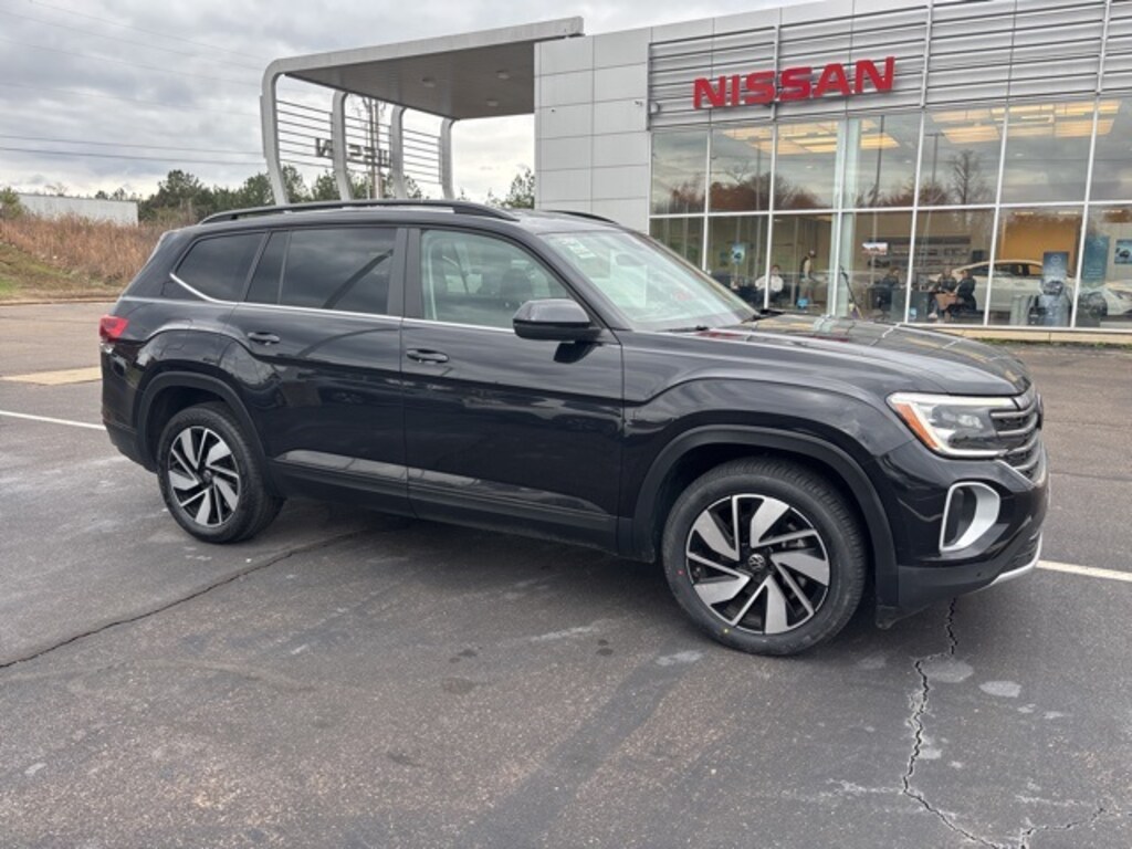 Used 2024 Volkswagen Atlas 2.0T SE w/Technology SUV