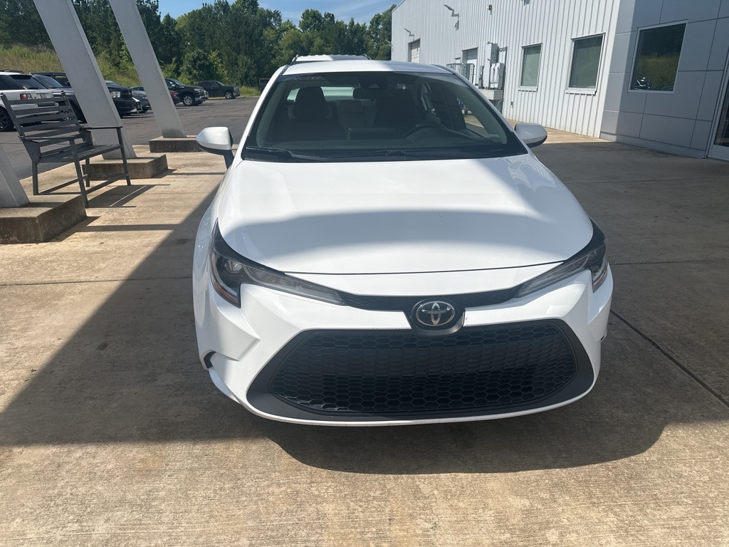 Used 2021 Toyota Corolla LE with VIN 5YFEPMAE3MP263307 for sale in Grenada, MS