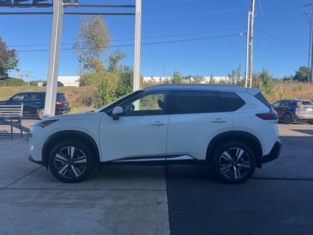 2023 Nissan Rogue SL's photo