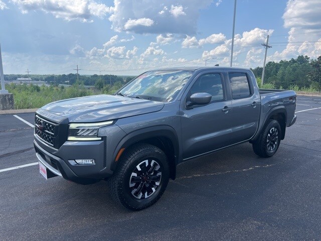 2024 Nissan Frontier PRO-4X photo 2