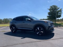 2025 Nissan Kicks SR SUV