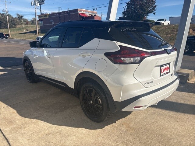 2021 Nissan Kicks SR photo 4