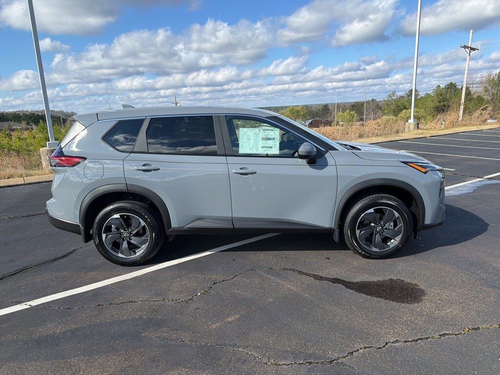 2026 Nissan Rogue SV photo 2