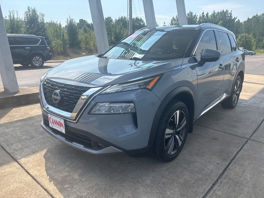 2022 Nissan Rogue SL photo 2