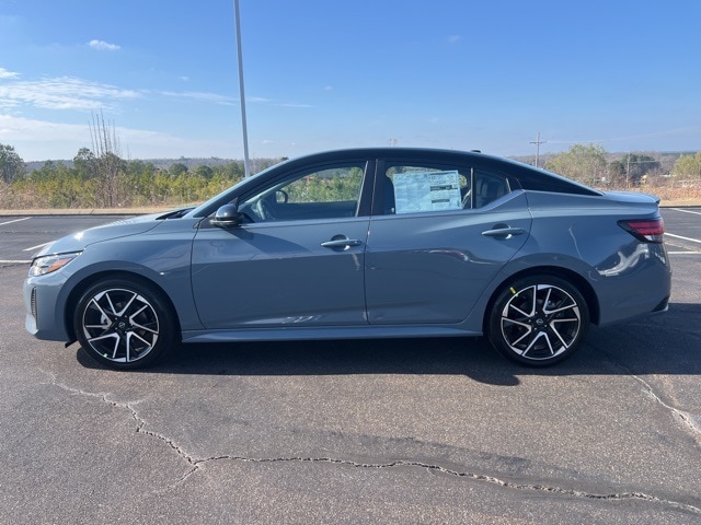 2025 Nissan Sentra SR's photo