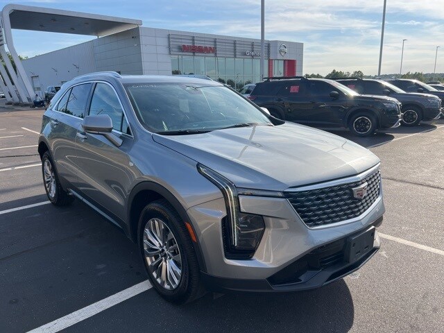 2024 Cadillac XT4 Premium Luxury photo 4
