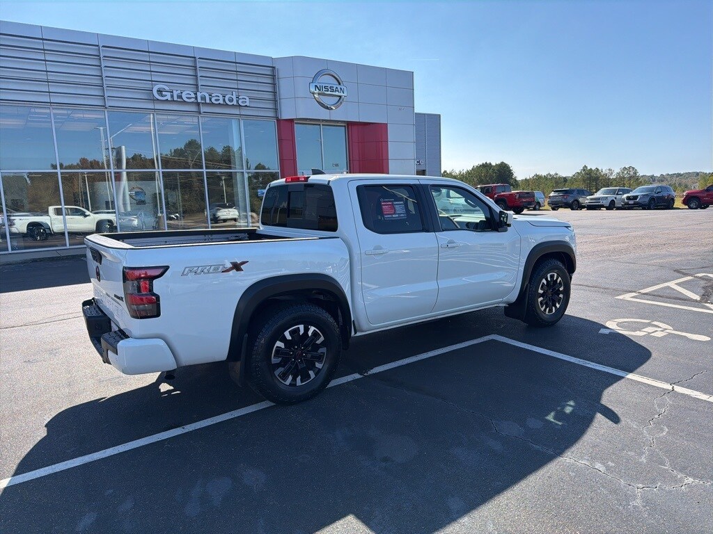 2024 Nissan Frontier PRO-X photo 3
