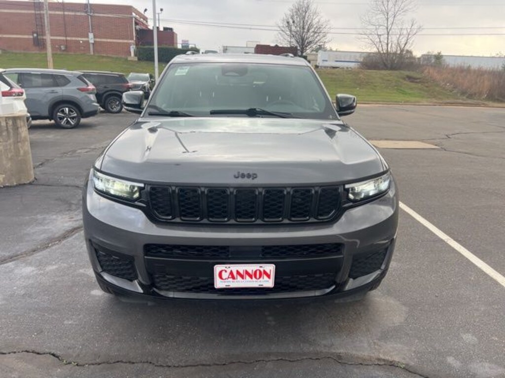 Used 2024 Jeep Grand Cherokee L Laredo SUV