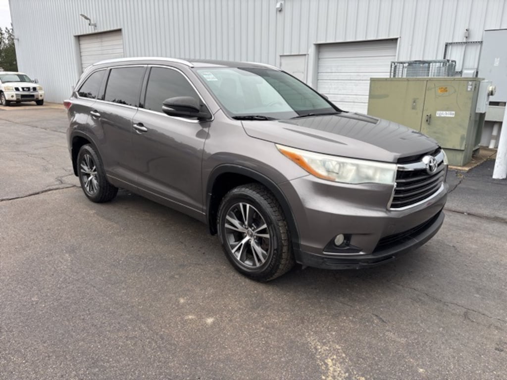 Used 2016 Toyota Highlander XLE V6 SUV