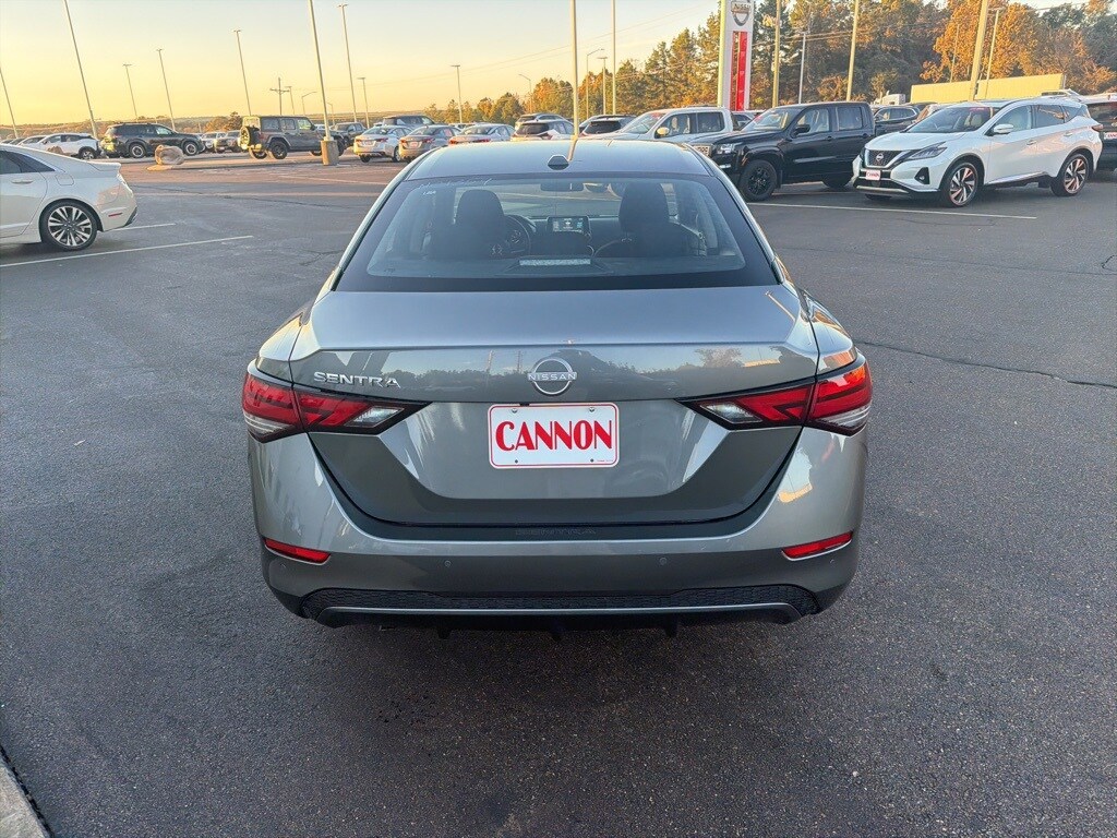 2025 Nissan Sentra SV photo 2