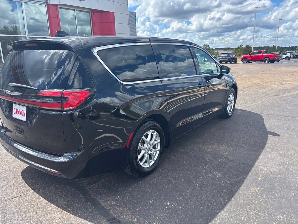 Used 2024 Chrysler Pacifica Touring L Van Passenger Van