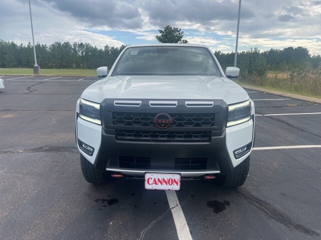 2026 Nissan Frontier PRO-4X photo 3