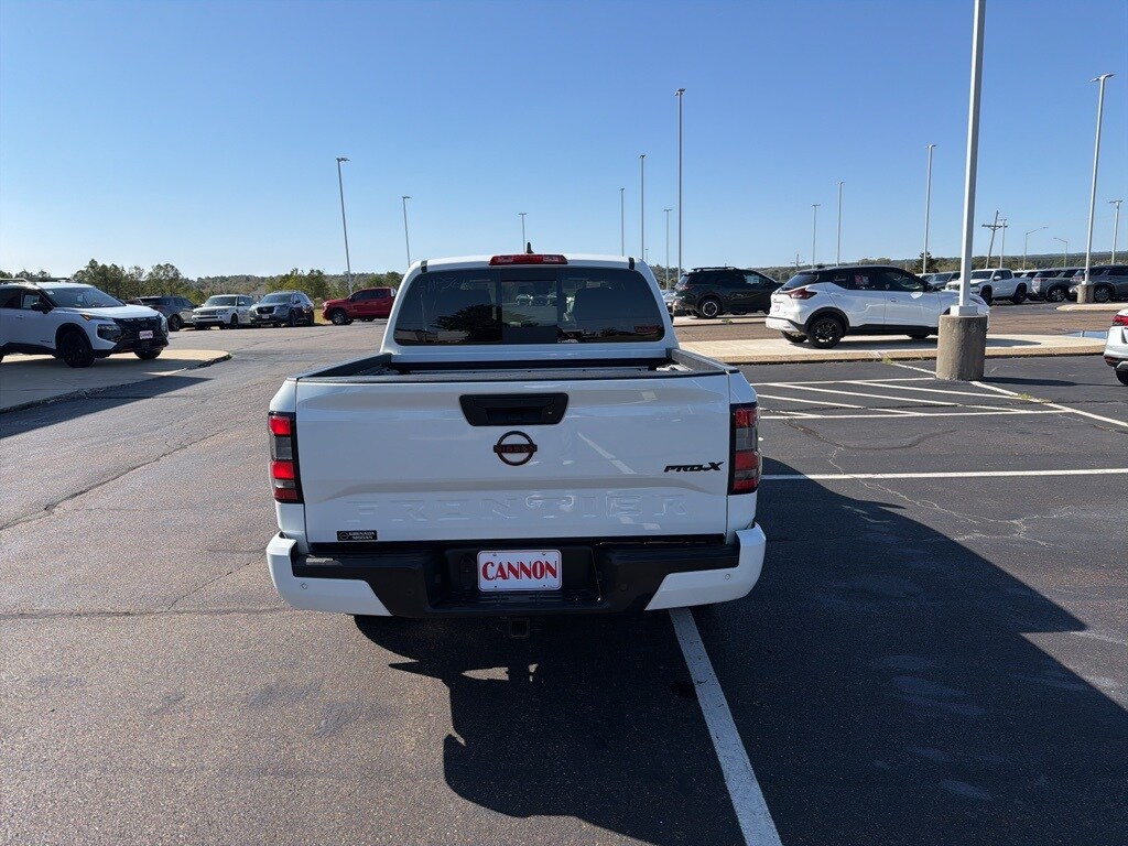 2024 Nissan Frontier PRO-X photo 4
