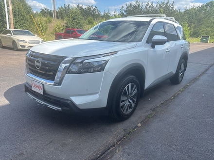 2025 Nissan Pathfinder SL SUV