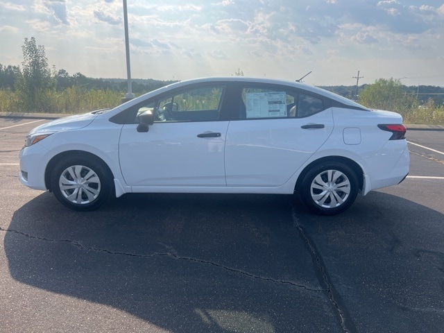2025 Nissan Versa Sedan S's photo