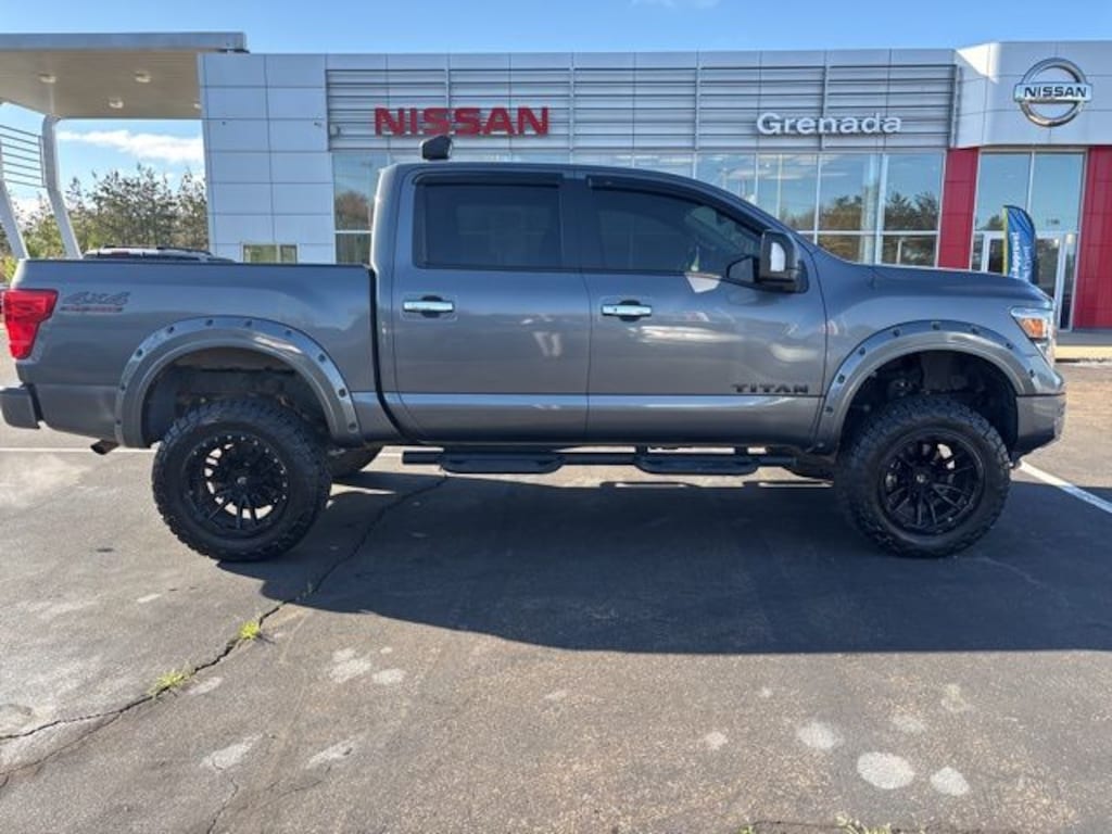 Used 2021 Nissan Titan SV Truck Crew Cab