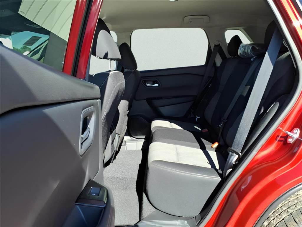 2026 Nissan Rogue SV - Photo 10
