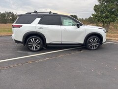 2025 Nissan Pathfinder Platinum SUV