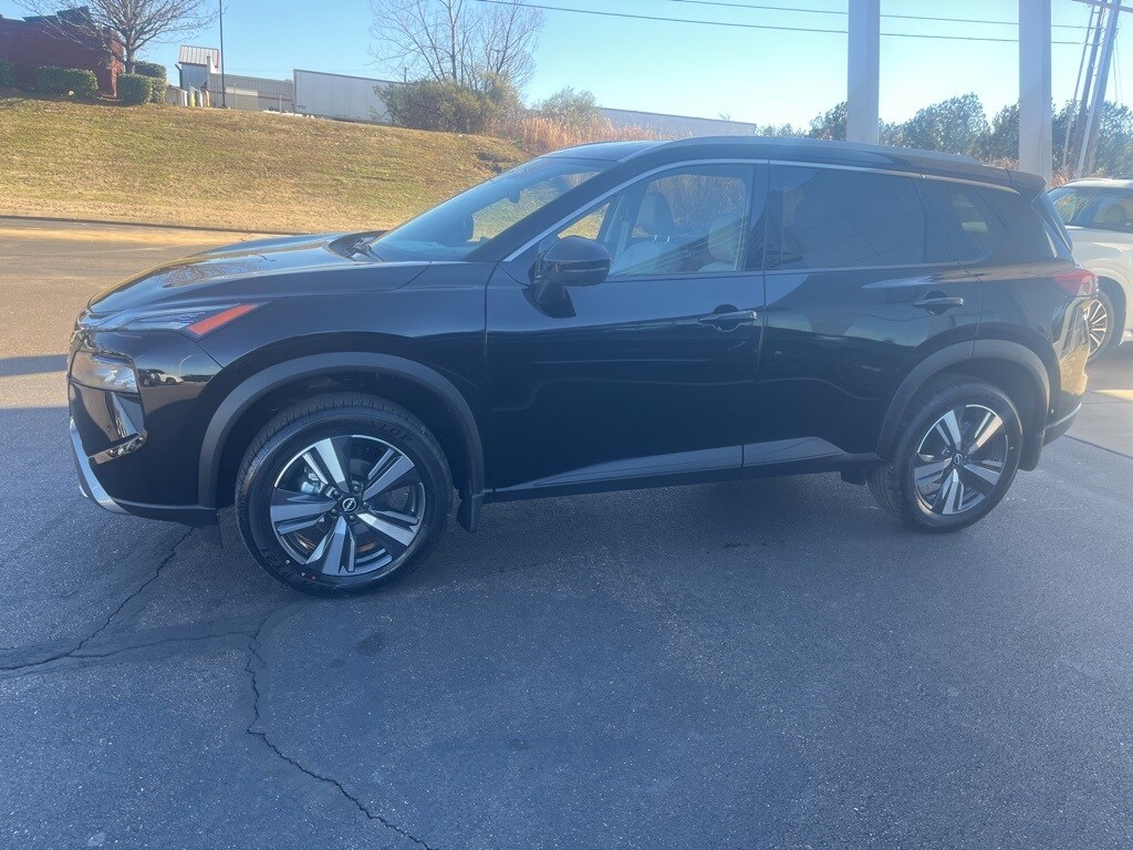 2025 Nissan Rogue SL photo 3