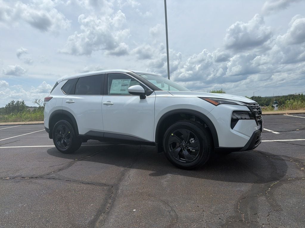 2026 Nissan Rogue SV FWD's photo
