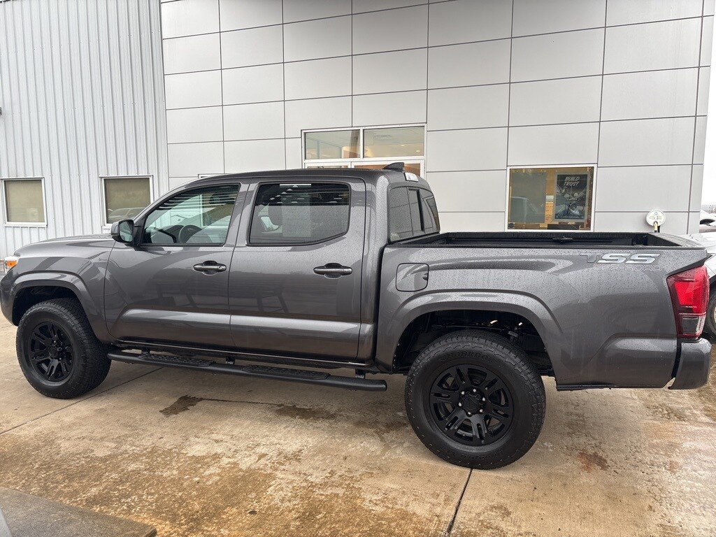2021 Toyota Tacoma SR5 V6 4x4 photo 3