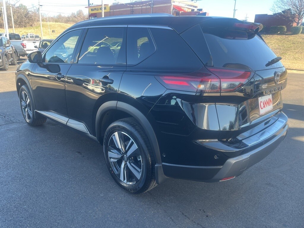 2025 Nissan Rogue SL photo 4