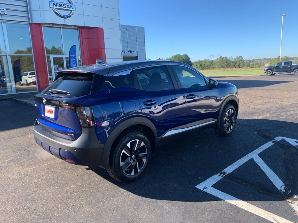 2025 Nissan Kicks SV photo 3
