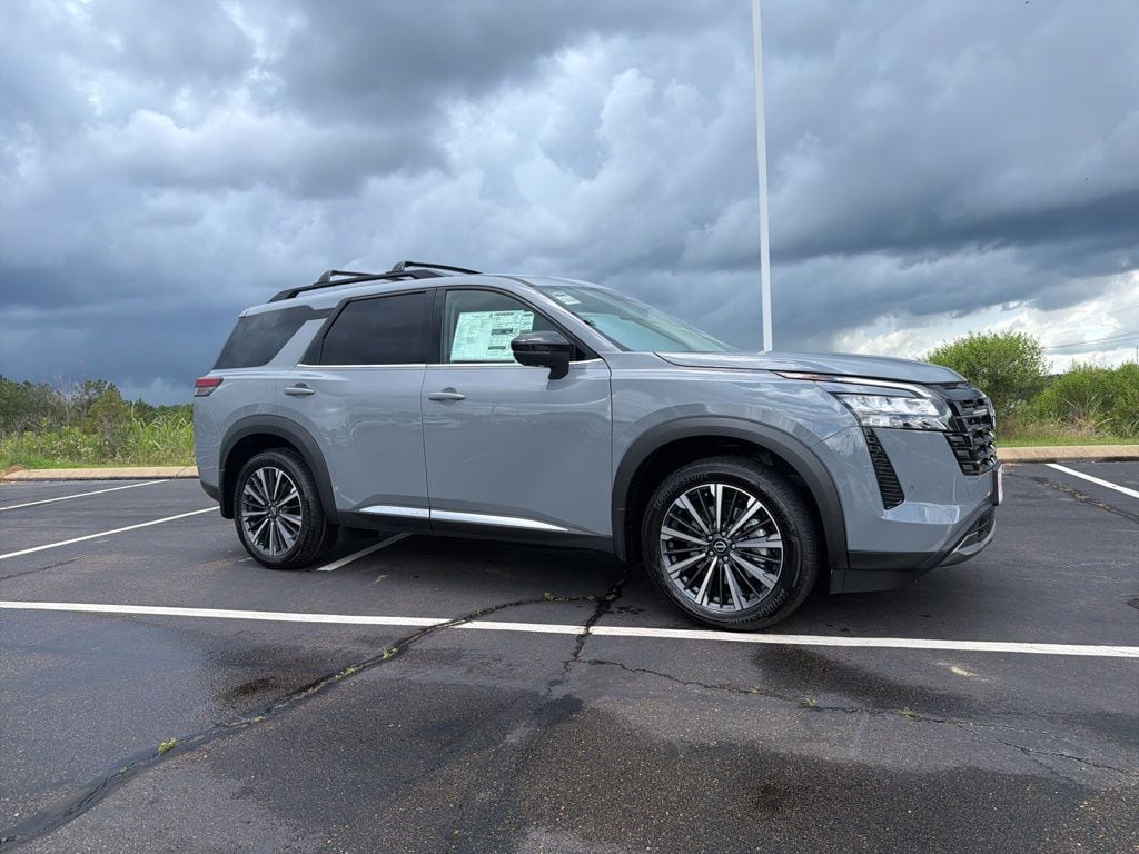 2026 Nissan Pathfinder Platinum 2WD's photo