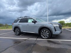 2026 Nissan Pathfinder Platinum SUV
