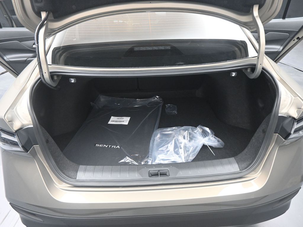 2026 Nissan Sentra SV - Photo 18