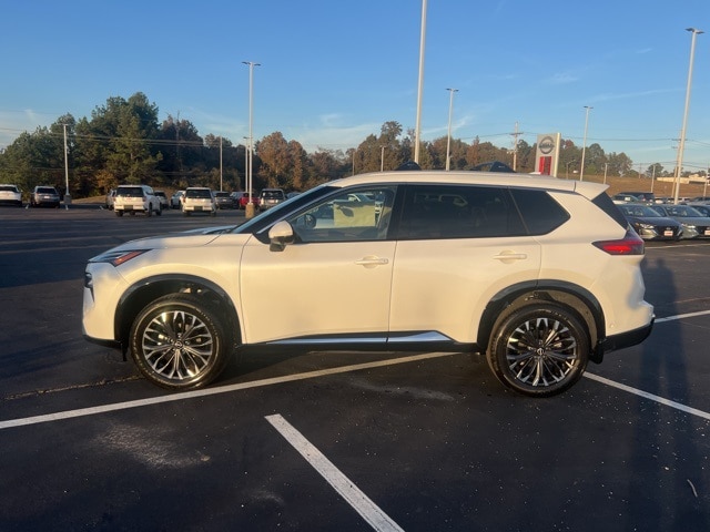 2026 Nissan Rogue Platinum's photo