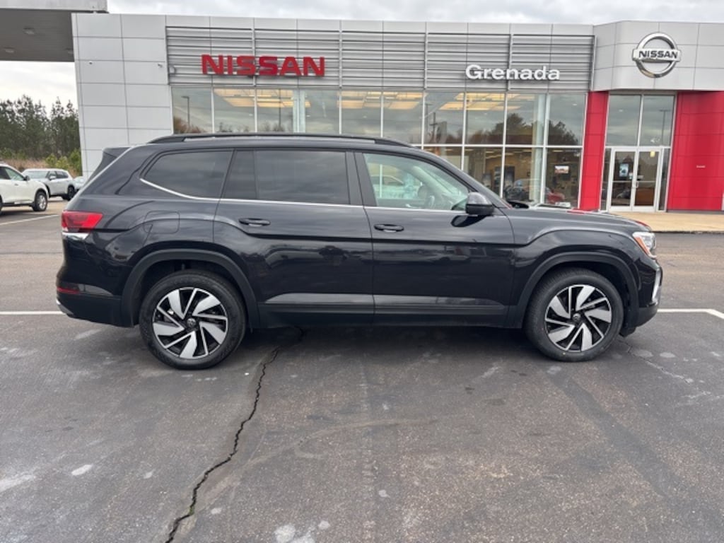 Used 2024 Volkswagen Atlas 2.0T SE w/Technology SUV