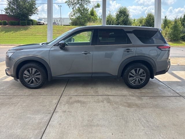 2024 Nissan Pathfinder S 4WD's photo
