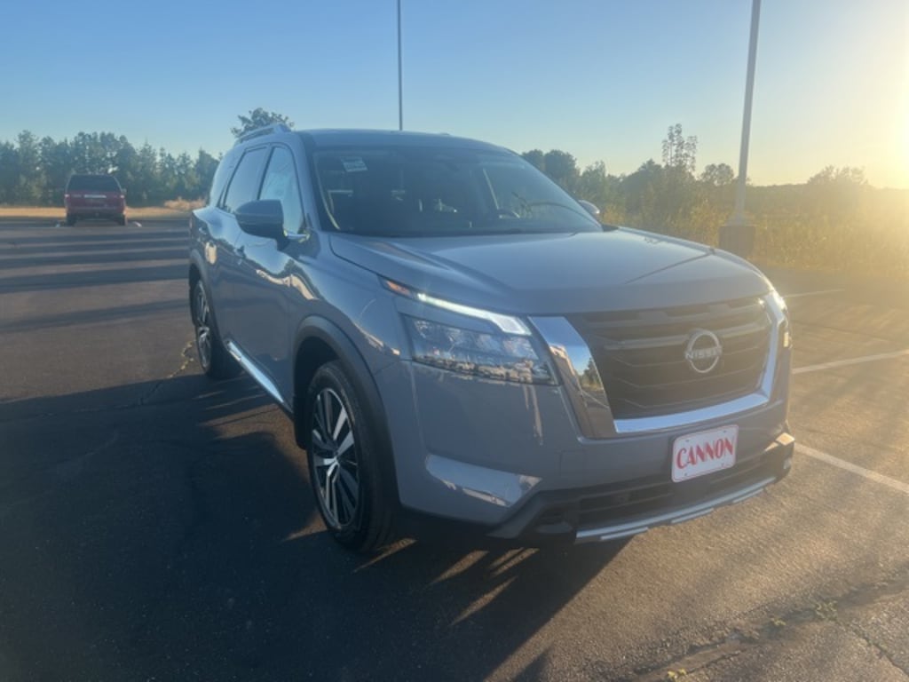 New 2025 Nissan Pathfinder Platinum SUV