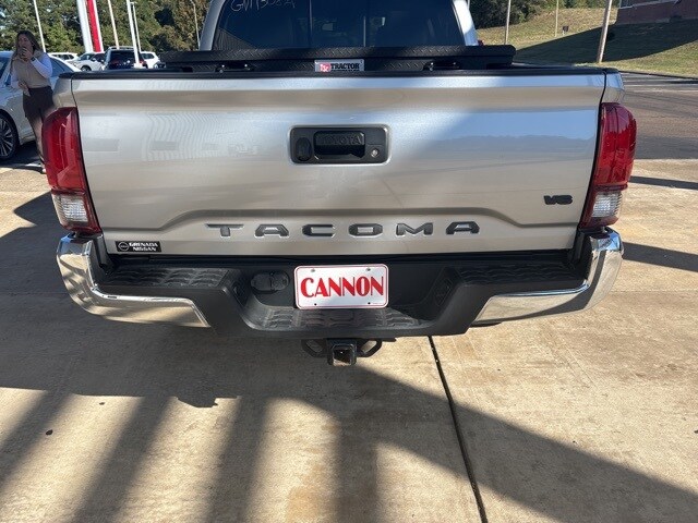 2021 Toyota Tacoma V6 photo 2