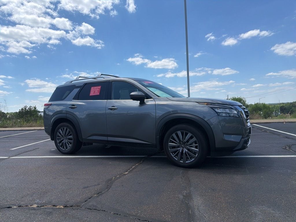 Certified 2025 Nissan Pathfinder SL SUV