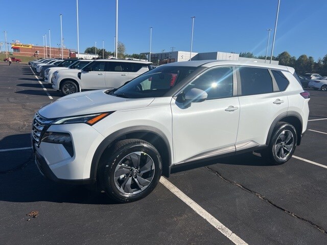 2026 Nissan Rogue SV photo 2