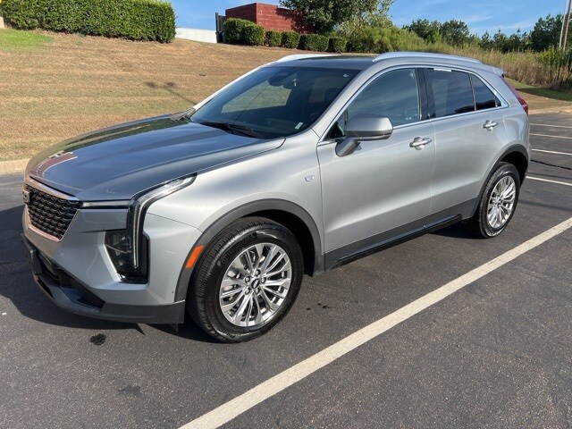 2024 Cadillac XT4 Premium Luxury photo 2