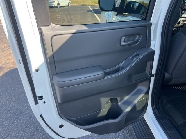 2026 Nissan Frontier SV - Photo 14