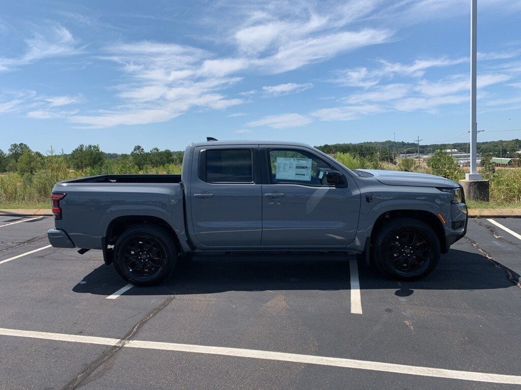 2026 Nissan Frontier PRO-4X photo 2