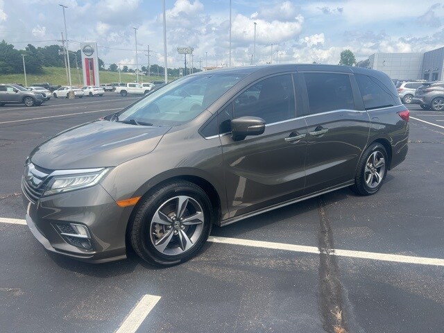2020 Honda Odyssey Touring photo 2