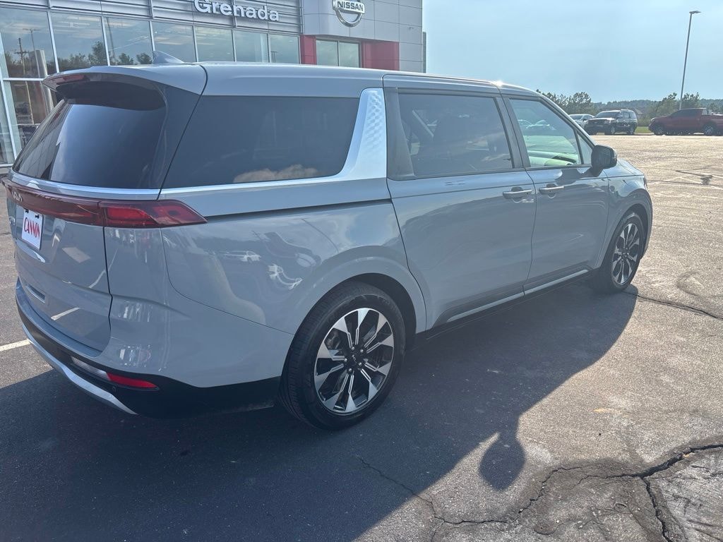 Used 2024 Kia Carnival EX MPV