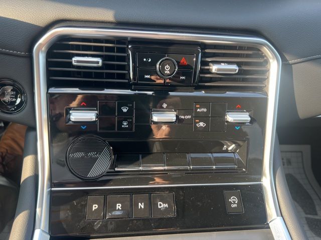 2026 Nissan Armada SV - Photo 25