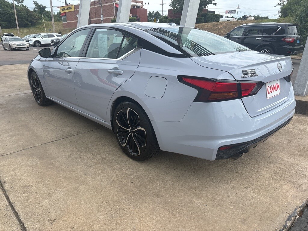 2024 Nissan Altima 2.5 SR photo 4
