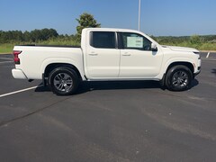 2025 Nissan Frontier SV Truck Crew Cab