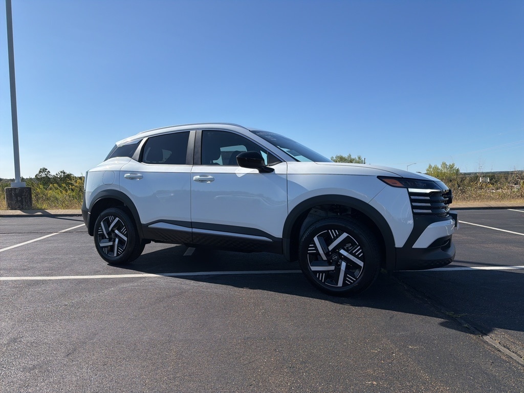 2026 Nissan KICKS SV's photo