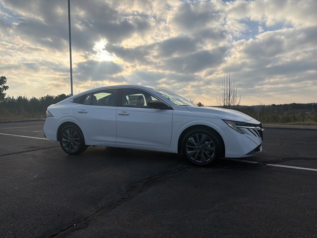 2026 Nissan Sentra SL's photo
